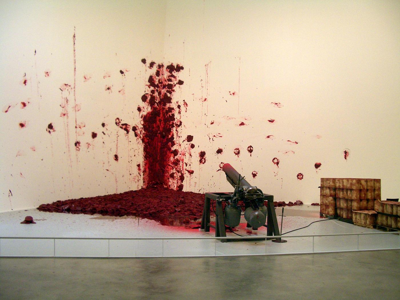 bilbao_guggenheim_anish_kapoor_shooting_into_the_corner_red_wax_cannon